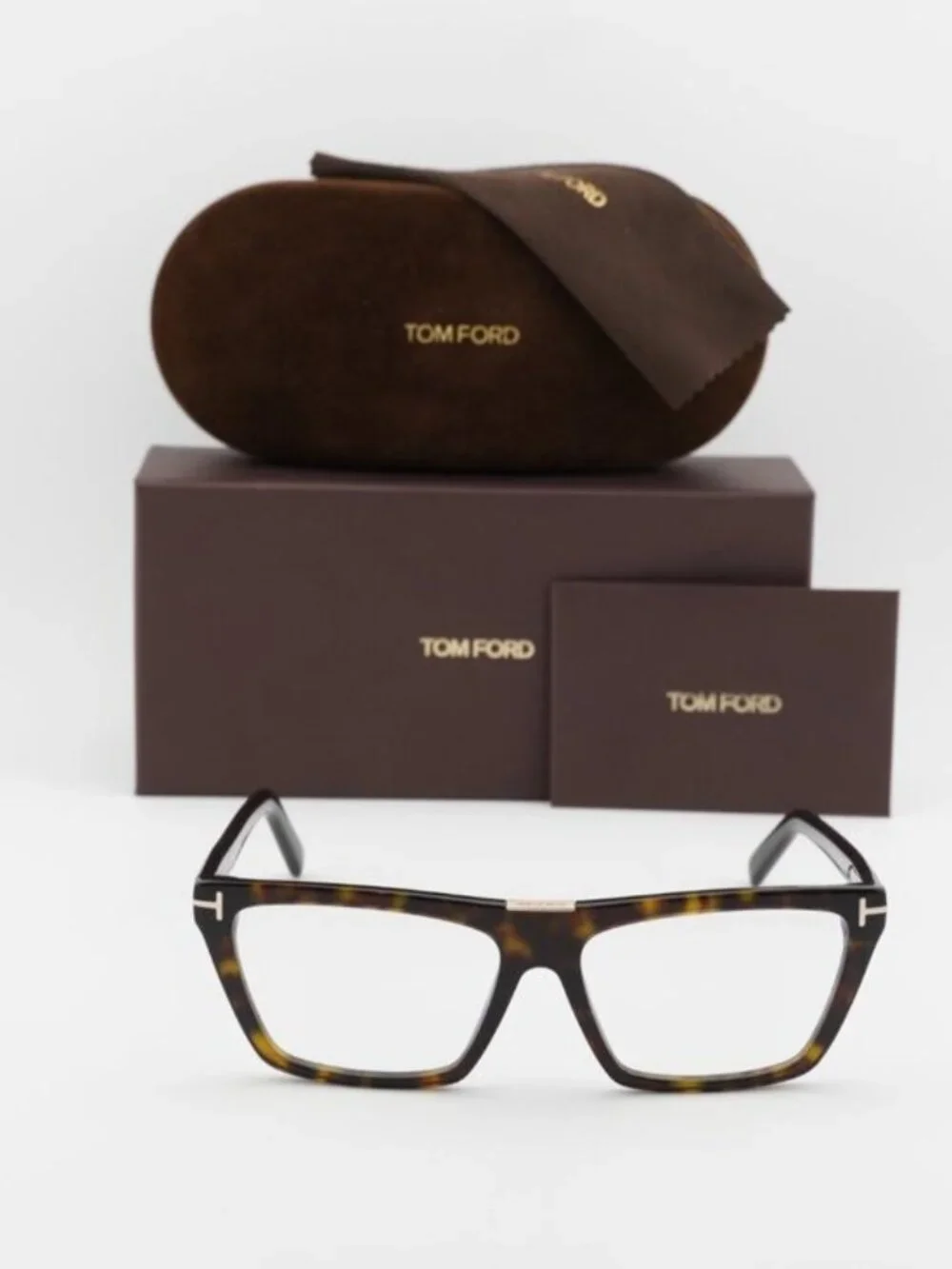 Tom Ford model ft5912